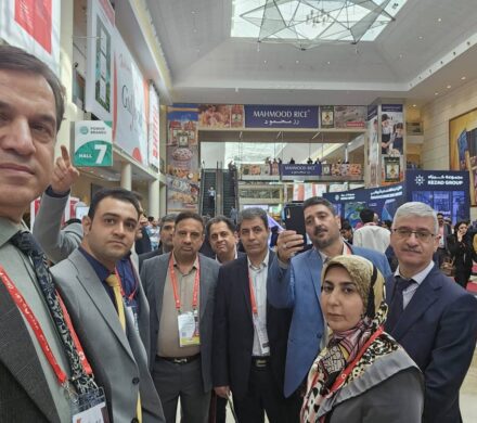جمعی از کارفرمایان و مسئولان صنایع غذایی استان اصفهان در نمایشگاه گالفود دبی